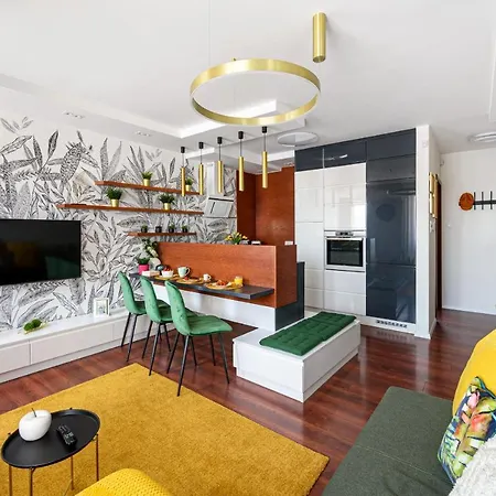 Hid19 Apartman Gyor Belvaros-Free Parking-Terrace Az Rq Vizi Elmenypark Es Gyogyfuerdonel Exterior photo