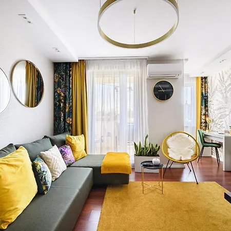 Hid19 Apartman Gyor Belvaros-Free Parking-Terrace Az Rq Vizi Elmenypark Es Gyogyfuerdonel Exterior photo